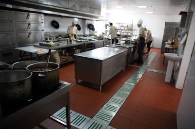 直擊后廚 | 大型餐飲單位聚餐多，食品安全更要注重細節（上）——餐飲管理篇